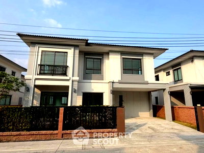 Townhouses for sale Bangkok : 4-BR Townhouse at The Plant Citi Bangna-Wongwaen close to Suvarnabhumi Airport (ID 2957077)