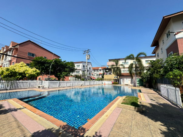 รูป 🏡 ขายถูกที่สุดในโครงการ! บ้าน 3 ชั้น 174 ตร.ม. 4 ห้องนอน เพียง 3.1 ล้าน ทำเลนวมินทร์ - รูปที่ 16/17