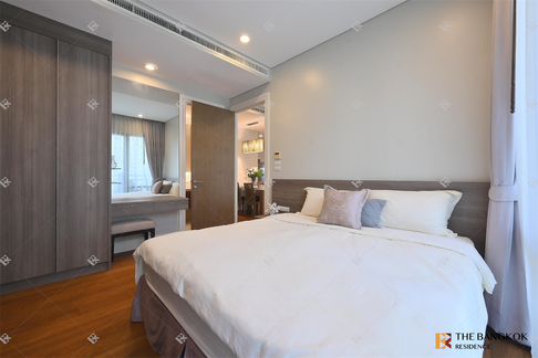 Bright 24 New Experience with a Condo in Prime Location