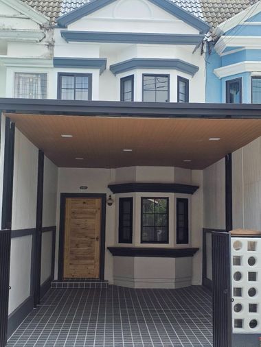 3-bed townhouse for sale, 80 sqm, 20 sq wah, Nong Chok