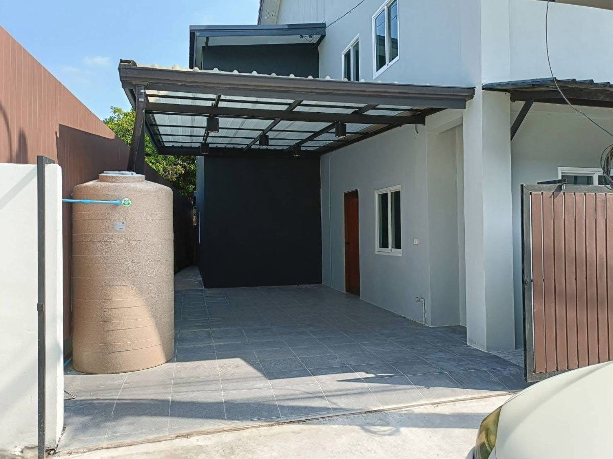 รูป 🏡 ขาย / เช่า บ้านรีโนเวทใหม่ทั้งหลัง หมู่บ้านฉัตรแก้ว ถนนแฮปปี้แลนด์ คลองจั่น บางกะปิ 2 ห้องนอน 2 ห้องน้ำในตัว บ้านสวย พร้อมอยู่ รีโนเวทใหม่หมด - รูปที่ 2/17
