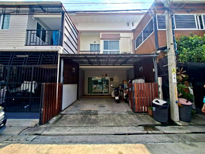 ทาวน์โฮม เขตสวนหลวง : ขายด่วนหมู่บ้านวิลเลจไลท์ ซ.พัฒนาการ 38 ด้านหลังบ้านไม่ติดใคร (N.2170)