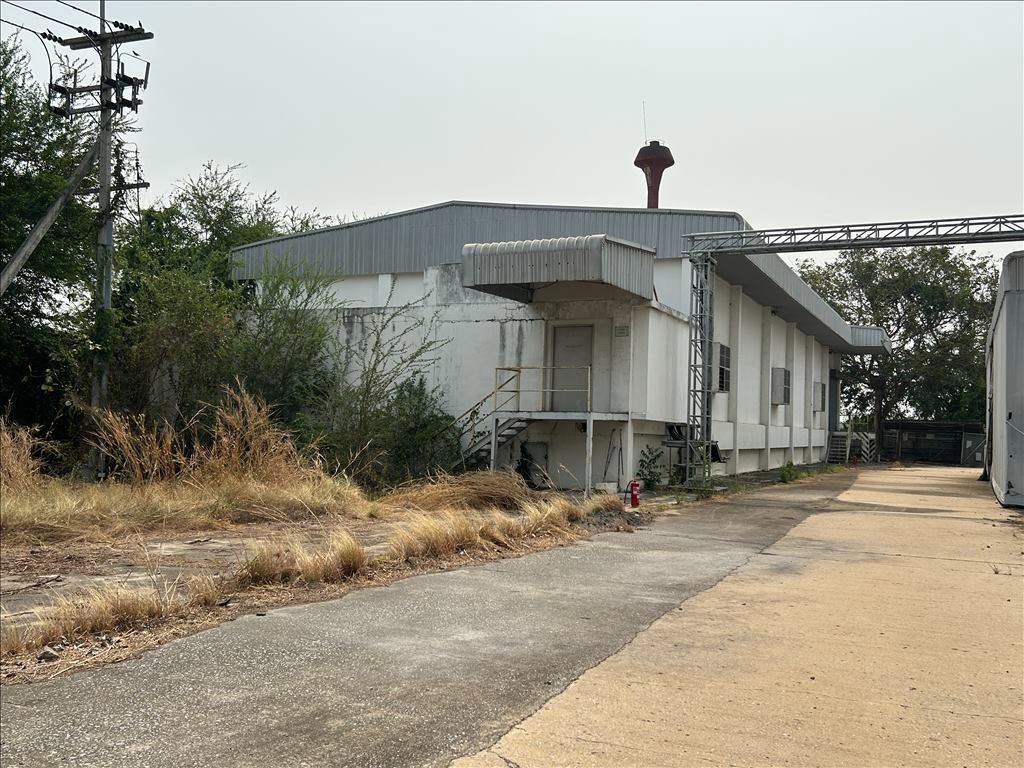 รูป ขายที่ดินพร้อมอาคารโรงงาน เนื้อที่รวม 90-3-30 ไร่ อำเภอพรหมบุรี จังหวัดสิงห์บุรี - รูปที่ 11/17