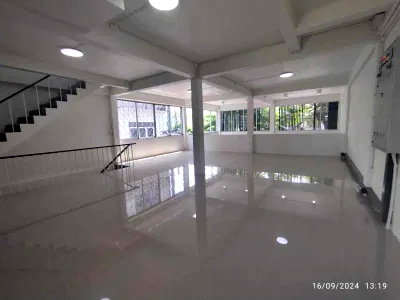 อาคารพาณิชย์ MRT เตาปูน : ทำเลทองหลุดจอง! ขาย อาคารพาณิชย์ 2 คูหาติดถนนใหญ่ ใกล้ MRT บางโพ & รัฐสภาใหม่ เจาะทะลุพร้อมลุยธุรกิจ