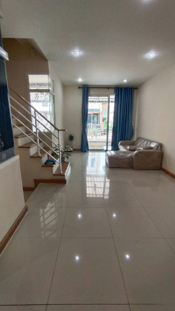 รูป 🏡 บ้านเช่าพร้อมอยู่ โครงการโกลเด้น ทาวน์ ศรีนครินทร์–สุขุมวิท 4 ห้องนอน 2 ห้องน้ำ เดินทางสะดวก  ✔ อนุญาตเลี้ยงสัตว์ขนาดเล็ก - รูปที่ 13/13