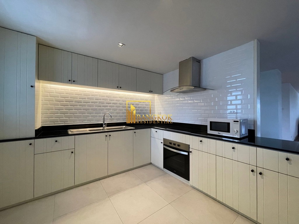 รูป Renovated 3 Bedroom Apartment For Rent in Asoke - BR0911AP - รูปที่ 9/35