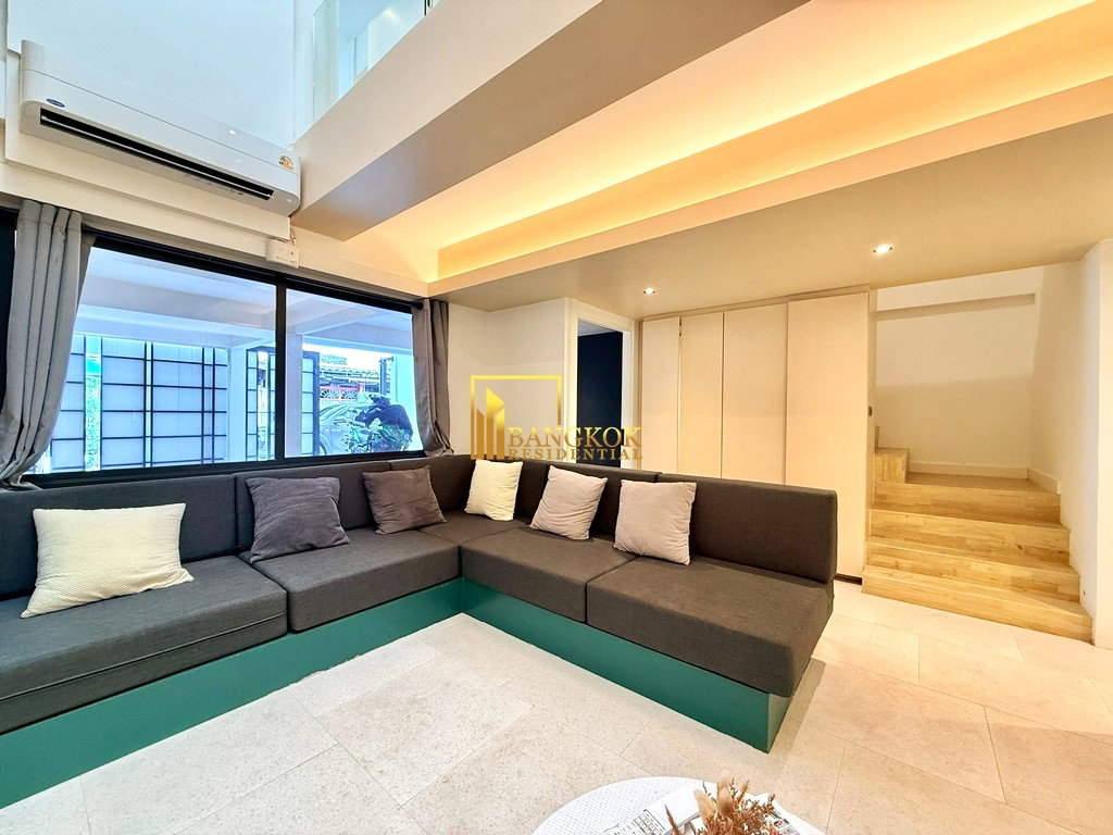รูป Beautifully Renovated 2 Bedroom Townhouse in Phra Khanong - BR49032CD - รูปที่ 1/28