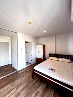 Condos for rent : FOR RENT ISSI CONDO SUKSAWAD **READY TO MOVE IN**
