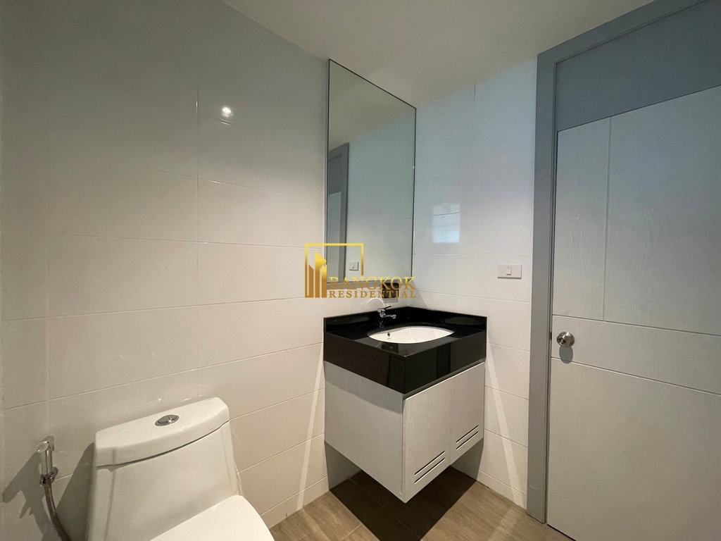 รูป Renovated 3 Bedroom Apartment For Rent in Asoke - BR0911AP - รูปที่ 26/35