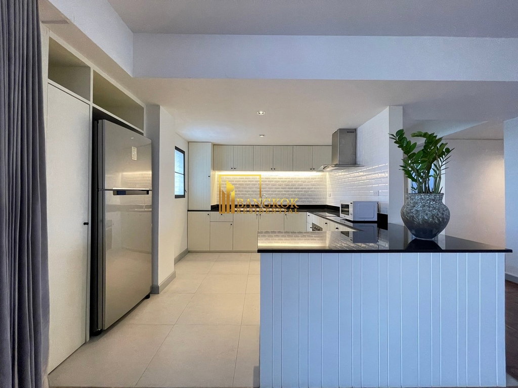 รูป Renovated 3 Bedroom Apartment For Rent in Asoke - BR0911AP - รูปที่ 8/35