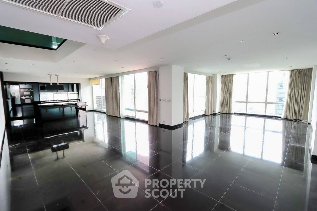 รูป คอนโด 3-ห้องนอน ที่ เลอ รัฟฟิเน่ สุขุมวิท 31 ใกล้ BTS พร้อมพงษ์ (ID 2030061) - รูปที่ 3/13