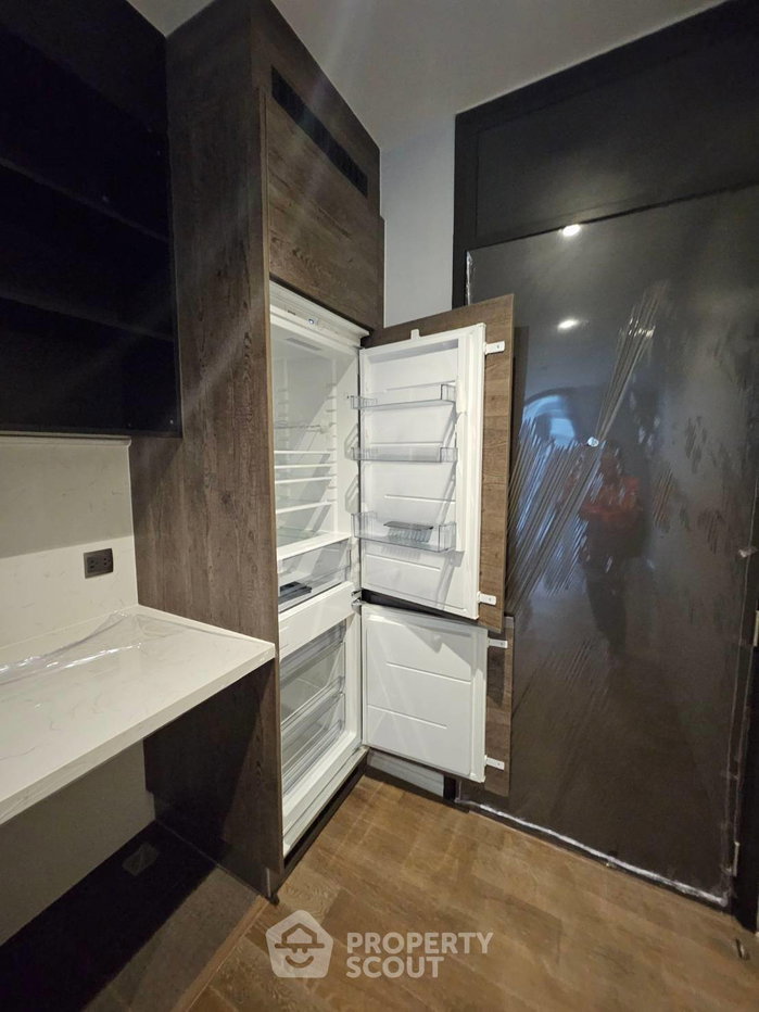 picture 1-BR Condo at Muniq Langsuan near BTS Ratchadamri (ID 2468396) - 10/14