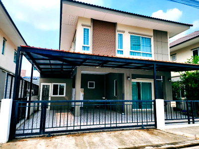 Houses for rent Nakhon Pathom : ✨ For Rent: 2-story detached house in A-Living Phetkasem-Joseph project. 3 bedrooms, 3 bathrooms, 53 sq.wah. 15,000 THB/month. 🏡💖