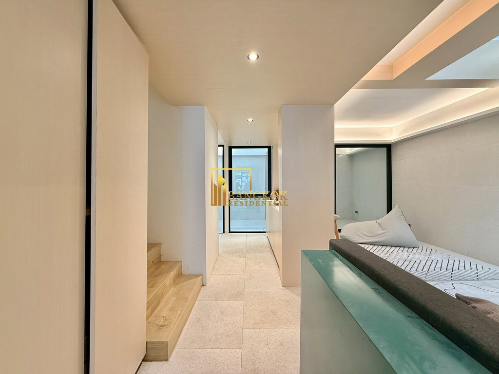 รูป Beautifully Renovated 2 Bedroom Townhouse in Phra Khanong - BR49032CD - รูปที่ 3/28