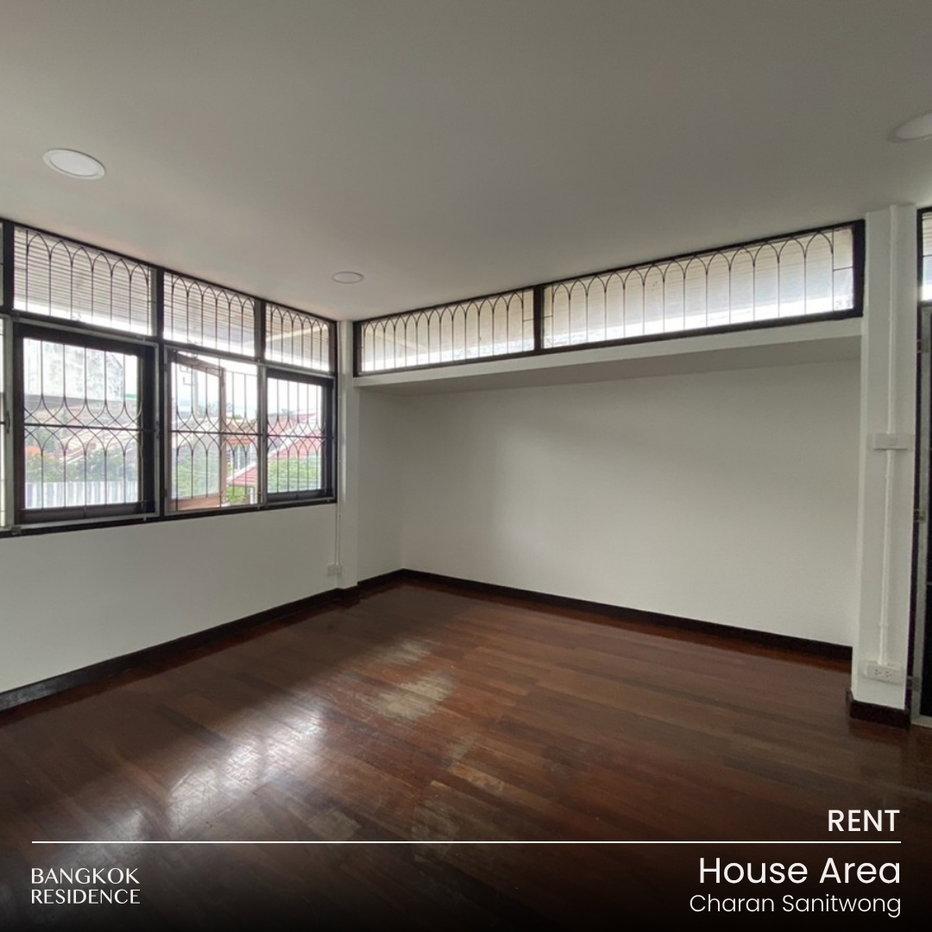 รูป บ้านให้เช่า 🏡 Rare Item ฝั่งธน! รีโนเวทใหม่ทั้งหลัง House area Charan Sanitwong 4นอน 80ตร.ว. 50k ใกล้ MRT จรัญฯ 13 แค่ 400 ม.  - รูปที่ 1/9