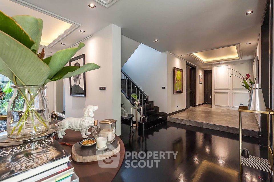 picture Luxury Single House with Private Pool in Thong Lo Soi 25 for Rent (ID 1517020) - 4/17