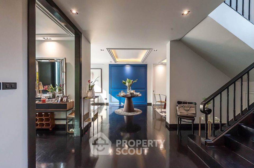 picture Luxury Single House with Private Pool in Thong Lo Soi 25 for Rent (ID 1517020) - 5/17