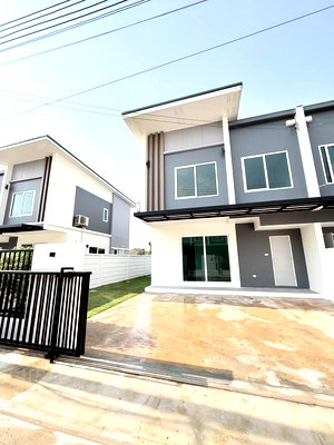บ้านแฝด ขอนแก่น : ขายบ้านแฝด บ้านใหม่พร้อมเฟอร์นิเจอร์  โครงการอาลิสวิลล์ ขอนแก่น 3ห้องนอน 3ห้องน้ำ จอดรถ 2 คัน