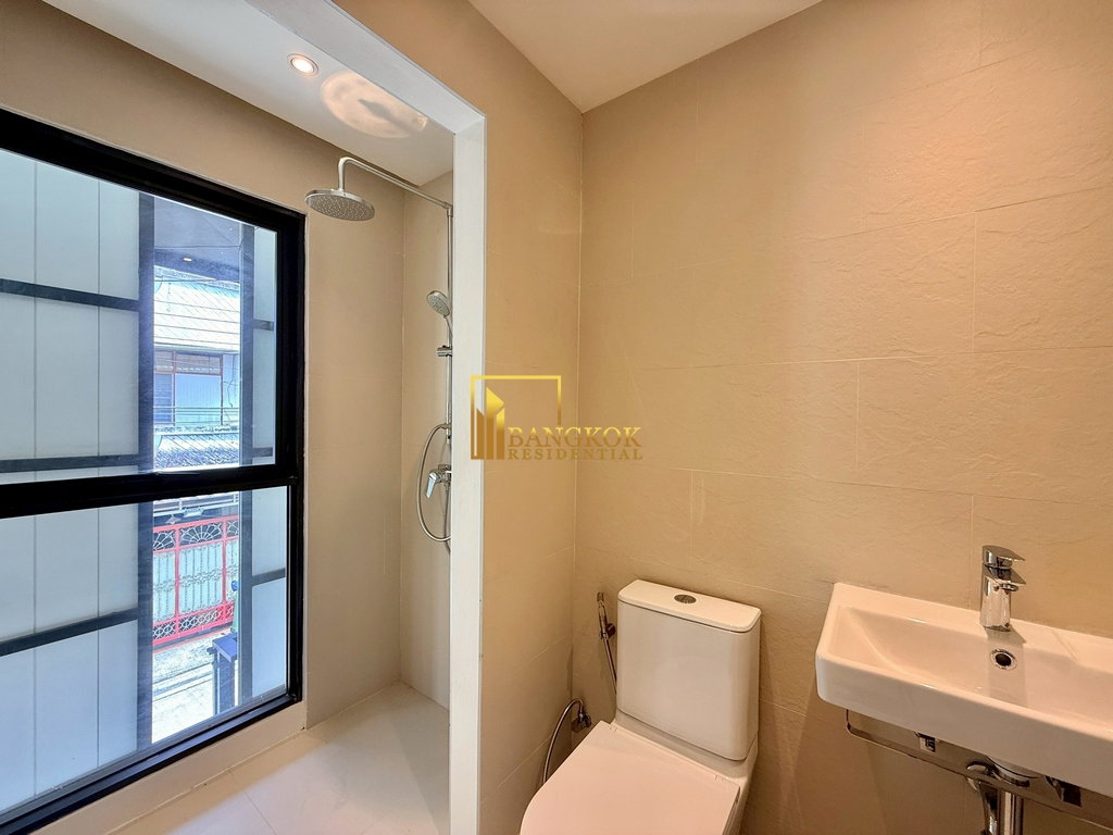 รูป Beautifully Renovated 2 Bedroom Townhouse in Phra Khanong - BR49032CD - รูปที่ 19/28