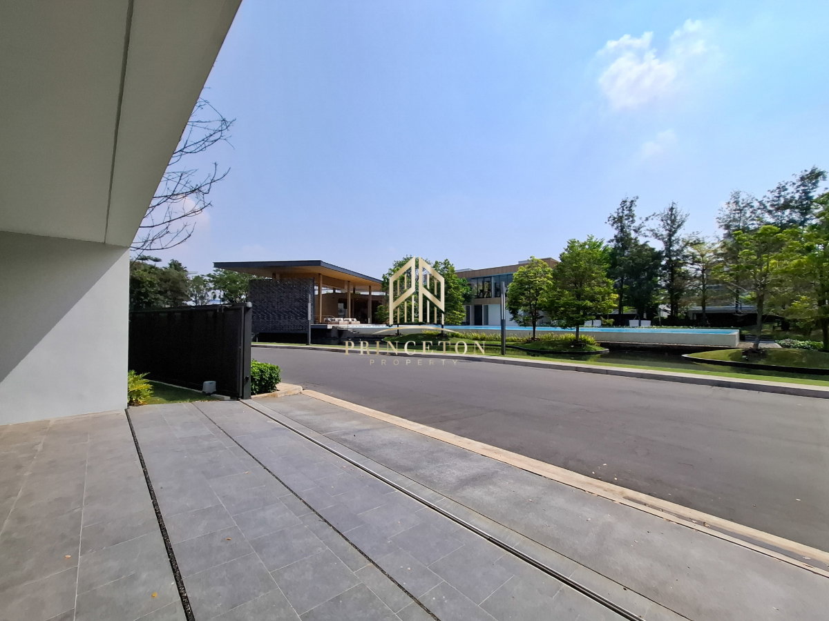 picture VIVE Rama 9 – Luxurious 3-Story Home in Modern Japanese Design - 4/47