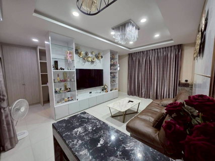 House for Sale – Unio Town Phetkasem 110, Nong Khaem, Bangkok  3 bedrooms, 2 bathrooms, fully furnished, EV charging station installed. Corner house