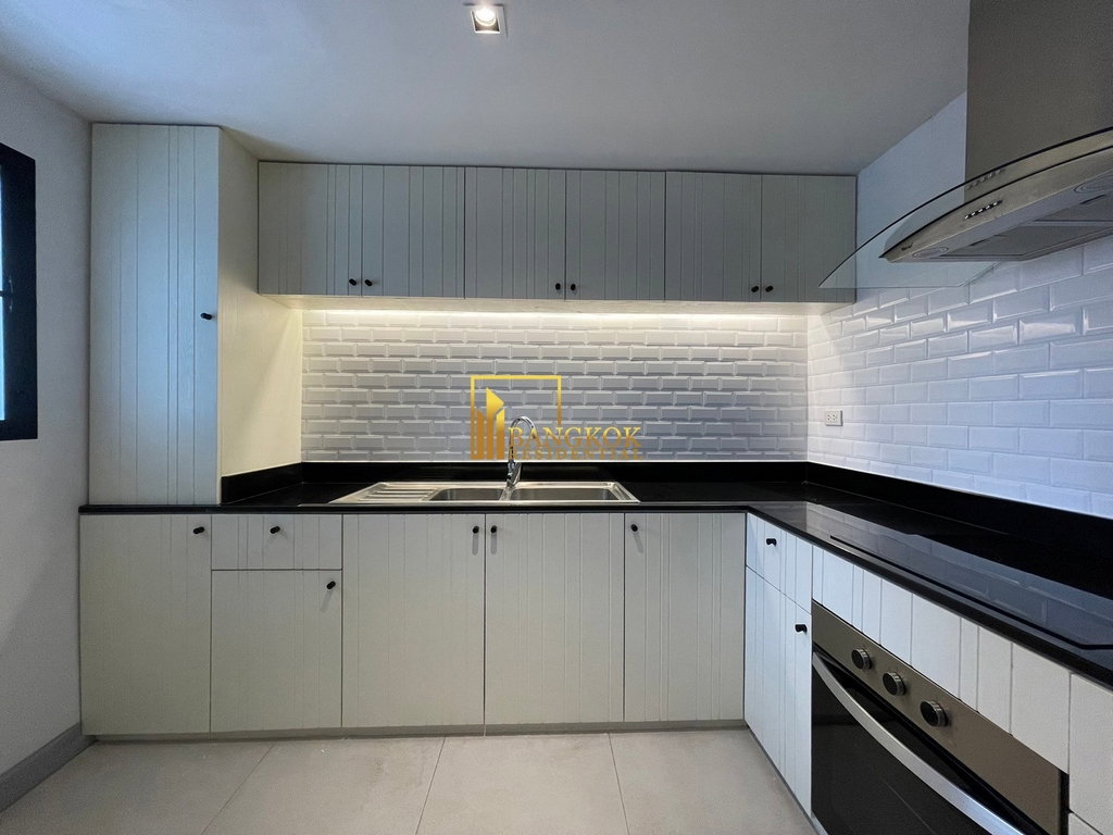 รูป Renovated 3 Bedroom Apartment For Rent in Asoke - BR0911AP - รูปที่ 11/35