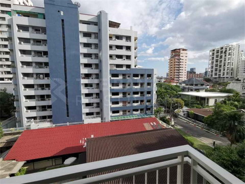 Siri on 8 Move-in Ready, Just Bring Your Bags near BTS Asok