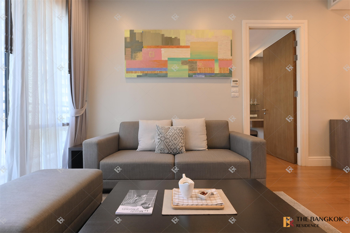 picture Bright 24 New Experience with a Condo in Prime Location - 3/10