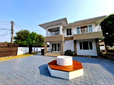 Houses for rent Chiang Mai : Pool Villa for Rent – The Lanna Lagoon (Nong Phueng, Saraphi)