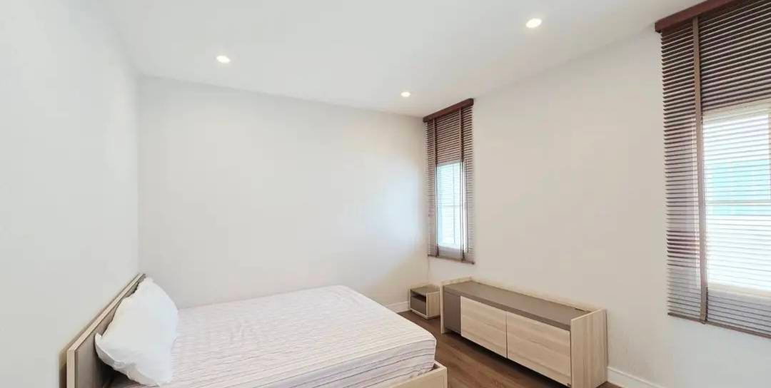 รูป ขายบ้านหรู 5 ห้องนอน 6 ห้องน้ำ ในโครงการซีรีนเลค เชียงใหม่ แต่งครบ พร้อมอยู่ (H465) T.0946511456 - รูปที่ 12/16