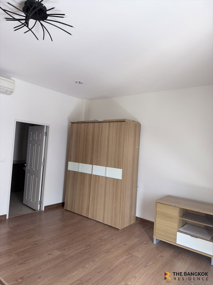 รูป 💥 บ้านเช่าหลังมุมทำเลทอง! 🏡 Baan Klang Muang Grand De Paris Ratchada 3นอน 20ตร.ว. 52k ใกล้ SISB เพียงไม่กี่นาที! 🎓💼 ทำเลรัชดา-เหม่งจ๋าย - รูปที่ 7/14