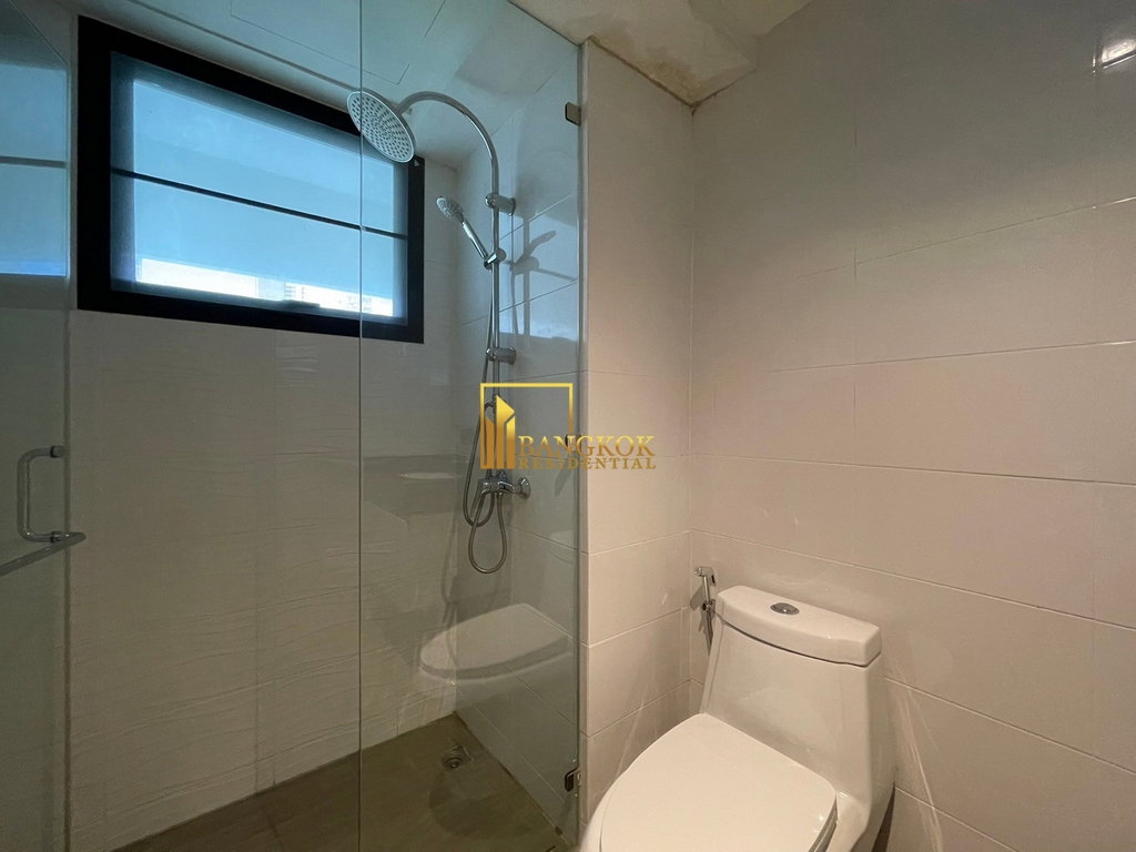 รูป Renovated 3 Bedroom Apartment For Rent in Asoke - BR0911AP - รูปที่ 25/35