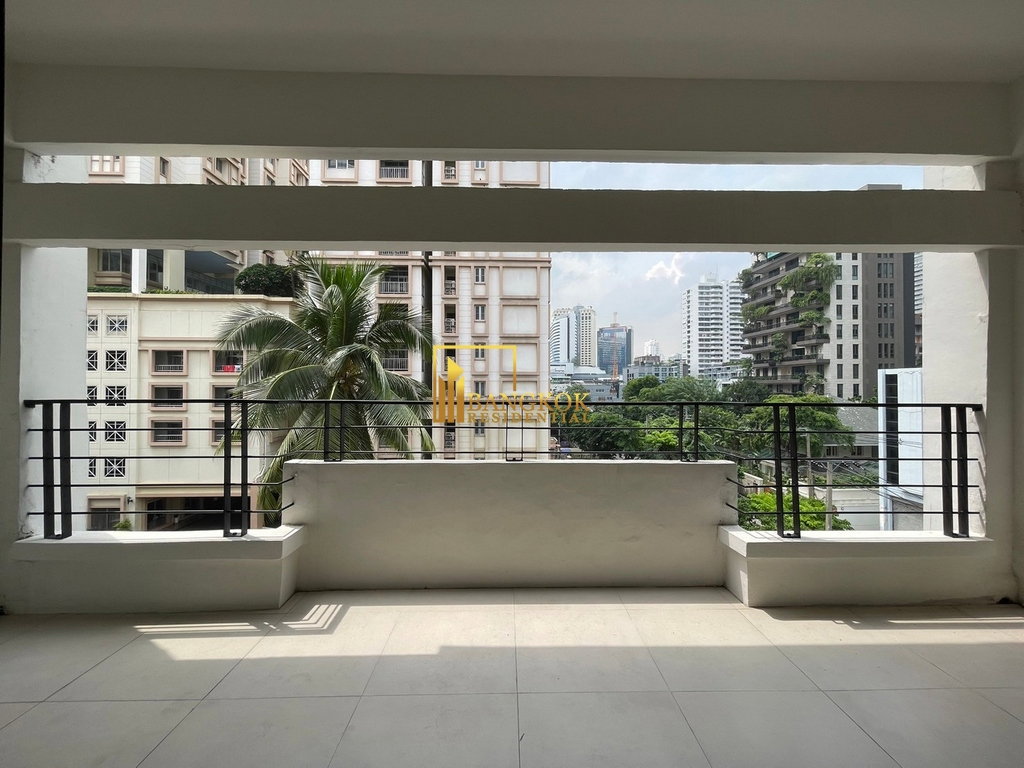 รูป Renovated 3 Bedroom Apartment For Rent in Asoke - BR0911AP - รูปที่ 4/35