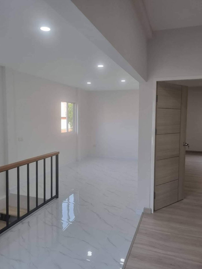 รูป 🏡 ขาย / เช่า บ้านรีโนเวทใหม่ทั้งหลัง หมู่บ้านฉัตรแก้ว ถนนแฮปปี้แลนด์ คลองจั่น บางกะปิ 2 ห้องนอน 2 ห้องน้ำในตัว บ้านสวย พร้อมอยู่ รีโนเวทใหม่หมด - รูปที่ 16/17