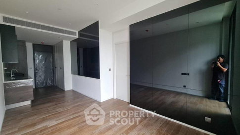 1-BR Condo at Muniq Langsuan near BTS Ratchadamri (ID 2468396)