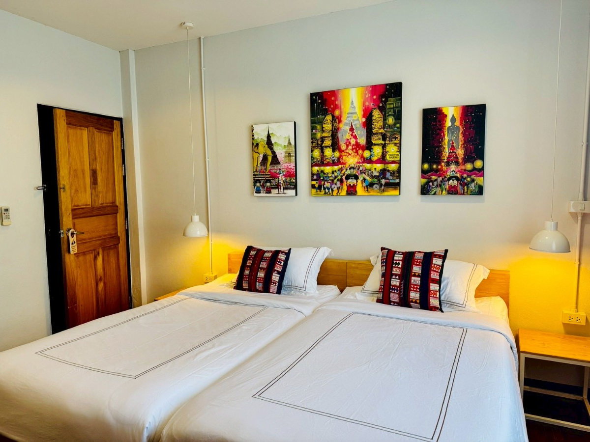 รูป R-093 ทาวน์เฮาส์ให้เช่า เหมาะสำหรับทำ Airbnb ใกล้วัดพระสิงห์ ย่าน Old Town - รูปที่ 6/10