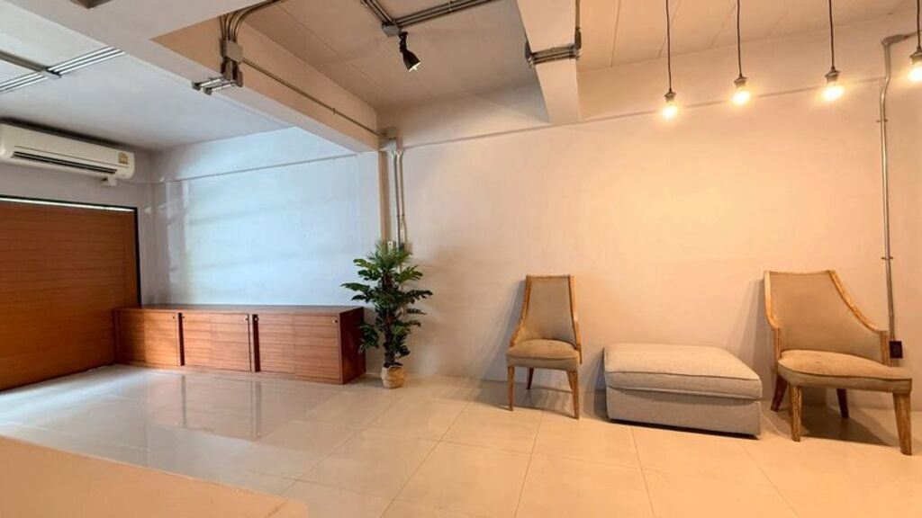 picture For Rent Townhouse 3.5 floors Unit 440/3 Town in Town area - 8/13