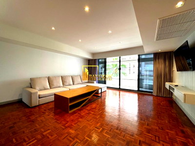 Apartment building for rent : Renovated 3 Bedroom Apartment For Rent in Asoke - BR0911AP
