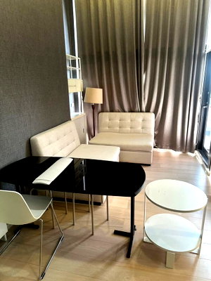 Condos for rent : Chewathai Residence            Asoke 