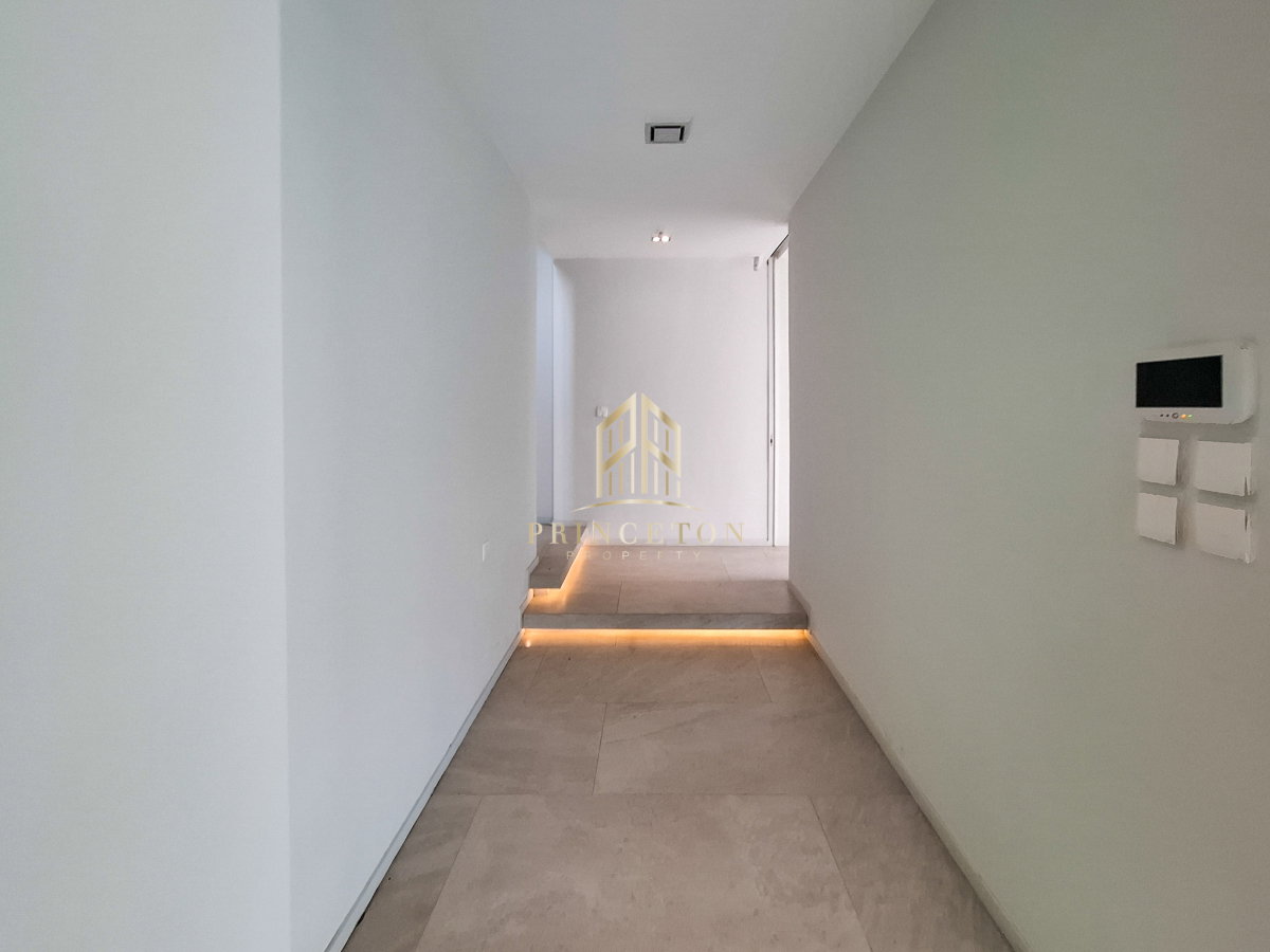 picture VIVE Rama 9 – Luxurious 3-Story Home in Modern Japanese Design - 5/47