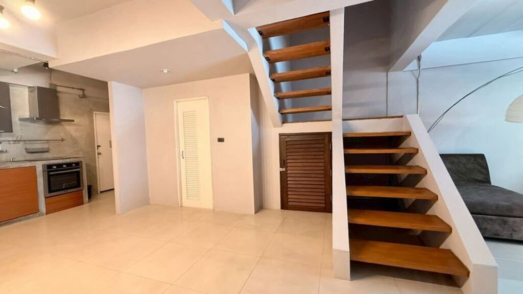 picture For Rent Townhouse 3.5 floors Unit 440/3 Town in Town area - 6/13