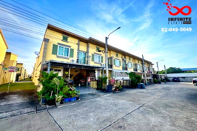 ทาวน์โฮม ถนนสุขุมวิท : ขายทาวน์โฮม หลังมุม  ม.โกลเด้น ทาวน์ อ่อนนุช–พัฒนาการ 2 ชั้น  20 ตร.ว. อ่อนนุช 65