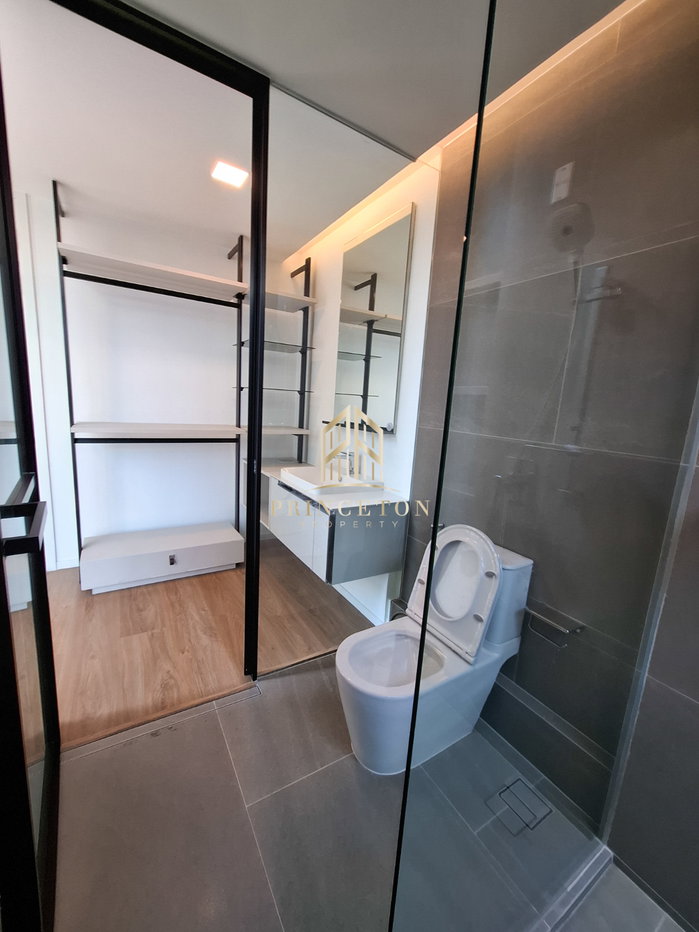 picture VIVE Rama 9 – Luxurious 3-Story Home in Modern Japanese Design - 31/47
