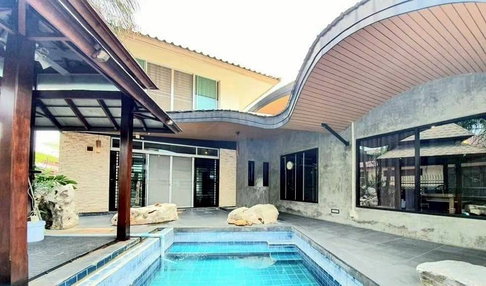 Home for rent (Pool villa) 470 ratchadanivej soi12  Samsennok Huaykwang BKK 10310 พื้นที่ใช้สอยภายใน indoor 150sq.m. เนื้อที่ดิน 75ตร.วา 