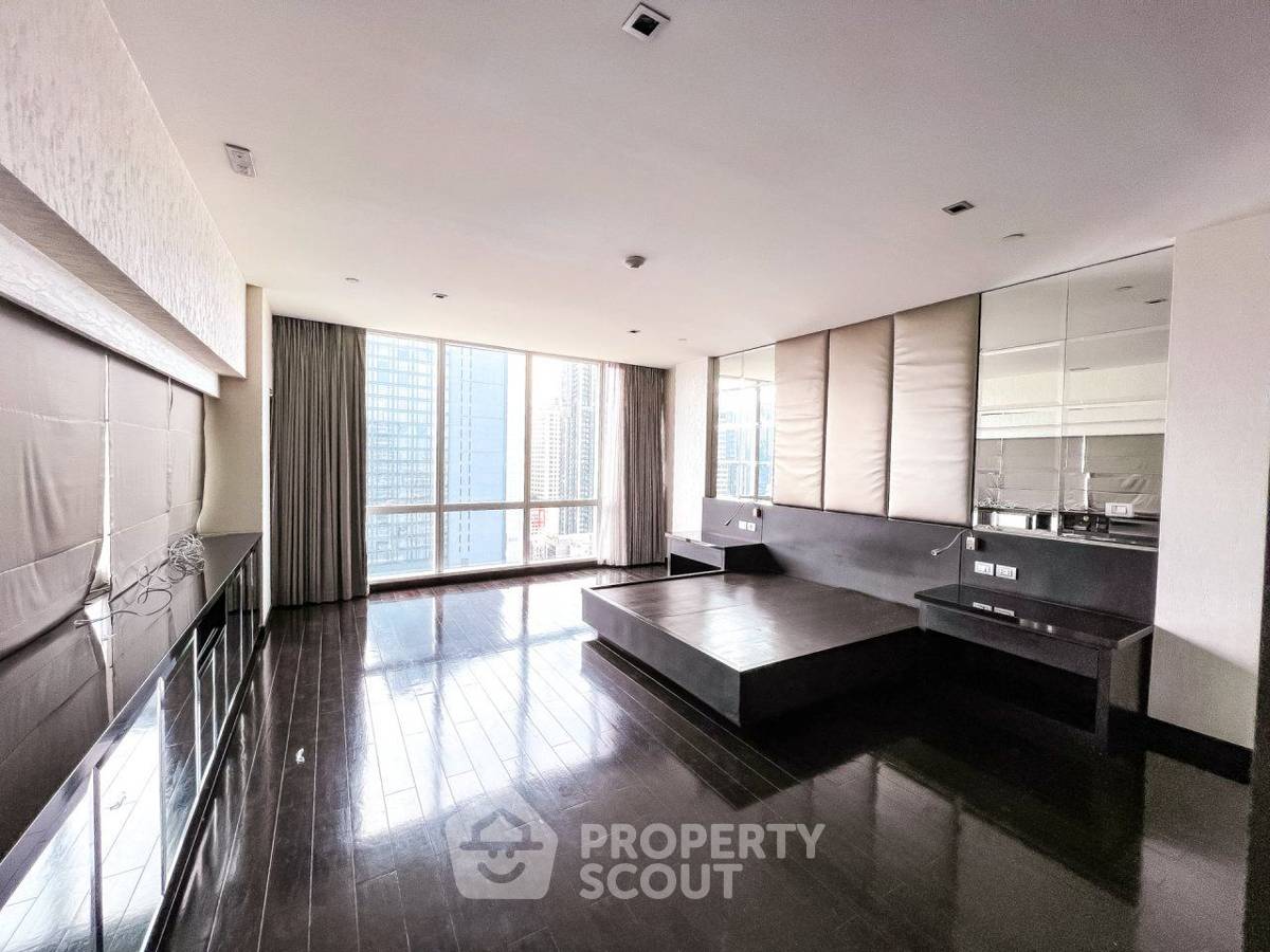 รูป คอนโด 3-ห้องนอน ที่ เลอ รัฟฟิเน่ สุขุมวิท 31 ใกล้ BTS พร้อมพงษ์ (ID 2030061) - รูปที่ 8/13