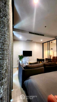 Condos for rent : 1-BR Condo at Noble Ploenchit near BTS Phloen Chit (ID 1546075)