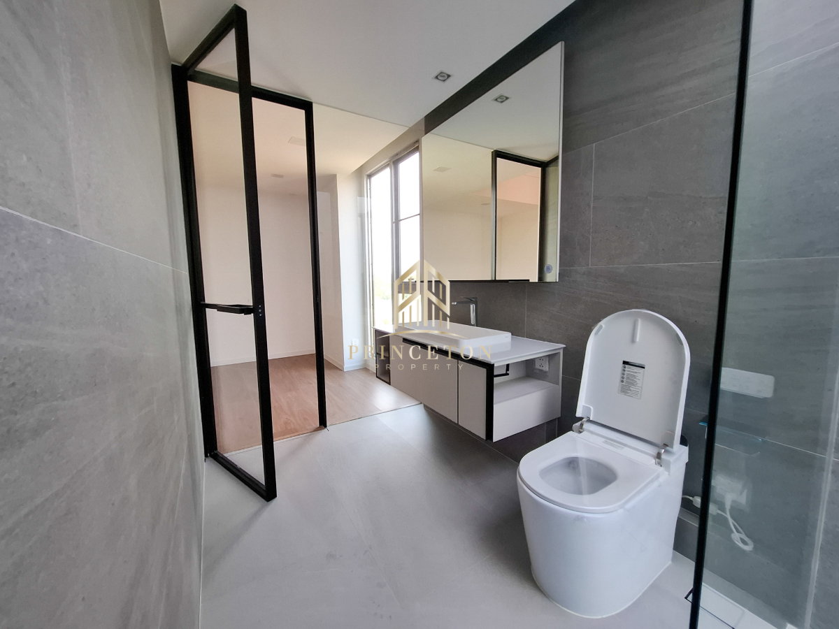 picture VIVE Rama 9 – Luxurious 3-Story Home in Modern Japanese Design - 37/47
