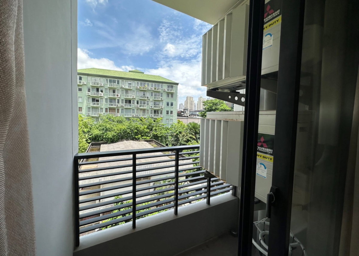 picture Runesu Thonglor                  5  - 5/9