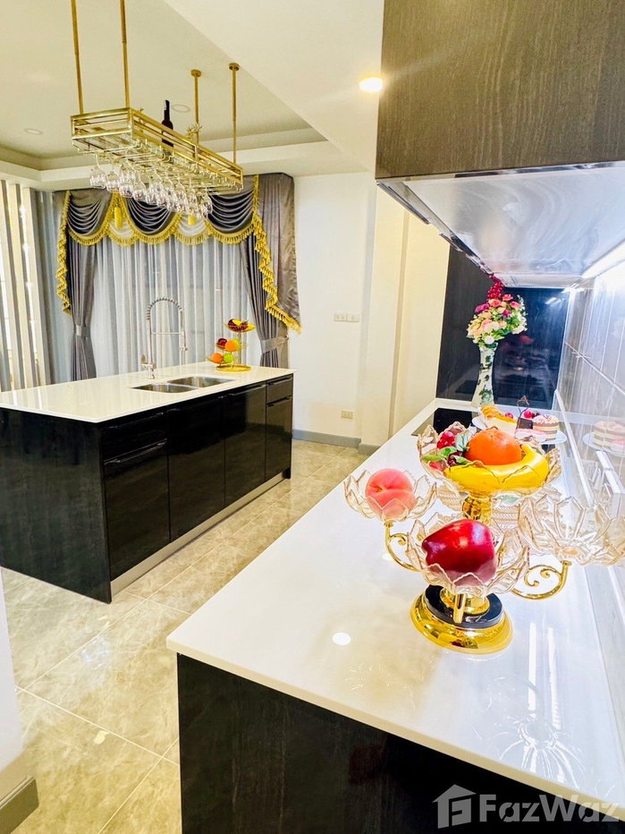 picture 5 bedrooms, 6 bathrooms house 1827732 - 19/32