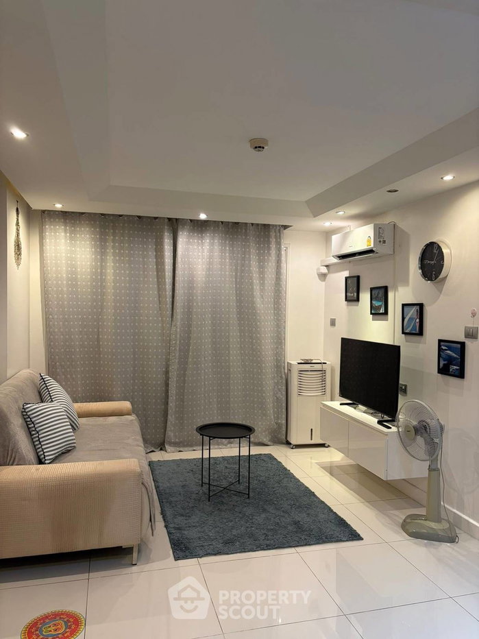 picture 1-BR Condo at Sunset Boulevard Residence close to Phratamnak (ID 2969828) - 1/8